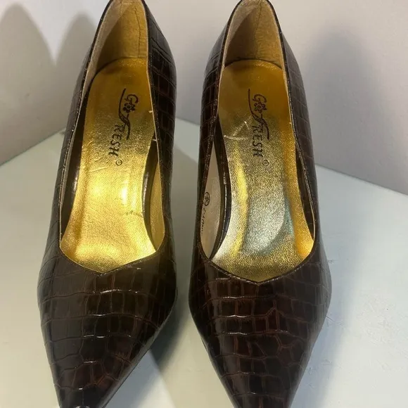 Brown Crocodile Kitten Heels 🤎