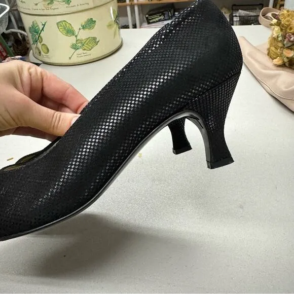 Bruno Magli Black Leather Kitten Heels Pumps Women’s 8.5 Career Office Shoes