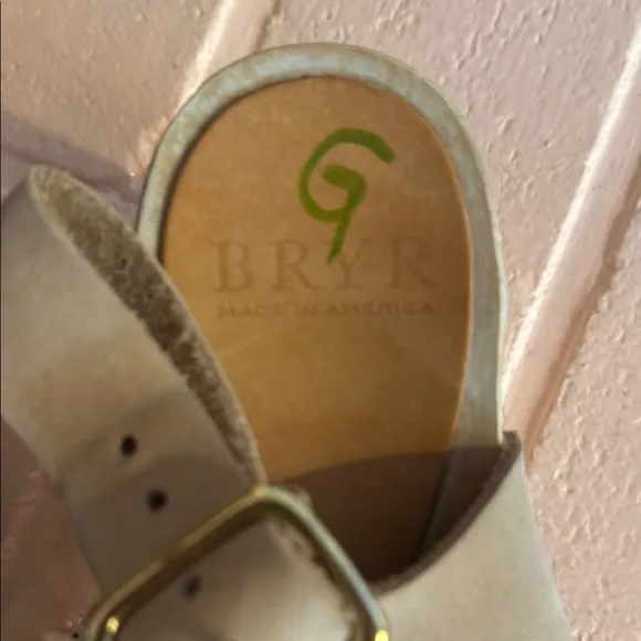 Bryr Tan and Cream Clogs Comfortable Mules