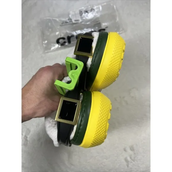 ✅🔥Buddy The Elf × Crocs Lined Clogs - Christmas- Men's 10 / Wmns 12 - *IN HAND*