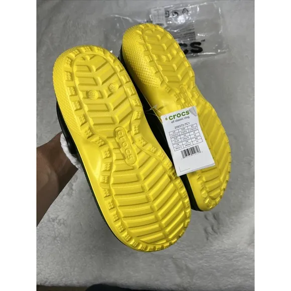 ✅🔥Buddy The Elf × Crocs Lined Clogs - Christmas- Men's 10 / Wmns 12 - *IN HAND*