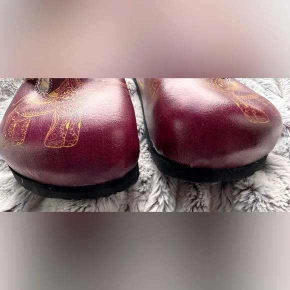 Calceo YELLOW MOZAIC PATTERNED AND PURPLE/MARRON  ELEPHANT PATTERNED CLOGS