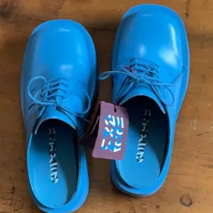 CAMPER LAB MIL 1978 EU 37Blue leather clogs with rubber outsoles.NWT - no box