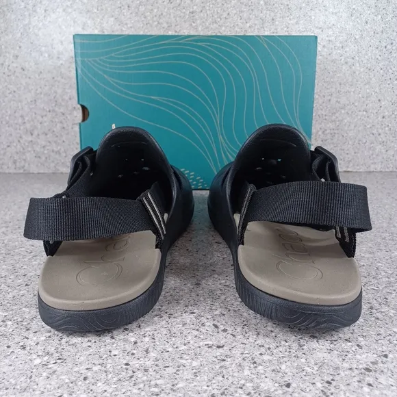Chaco Chillos Clogs Black Slip On Comfort Outdoors Sandals Men's Shoes