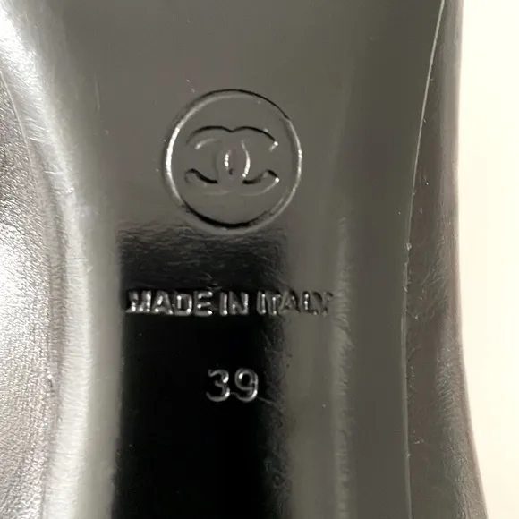 Chanel Black Matte &amp; Patent Leather Kitten Heels