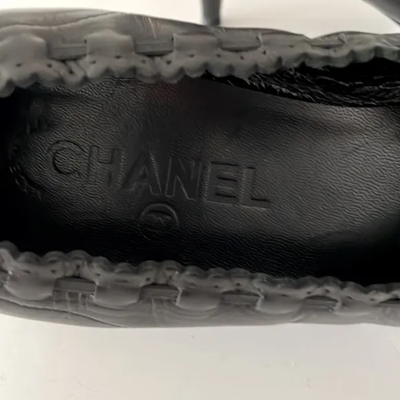 Chanel Black Matte &amp; Patent Leather Kitten Heels