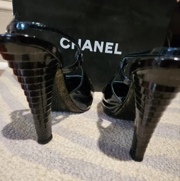 CHANEL Black Patent Leather Heels Slingback