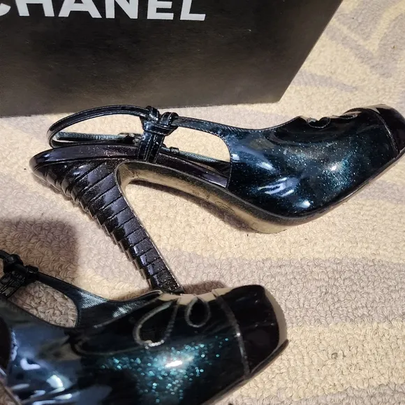 CHANEL Black Patent Leather Heels Slingback