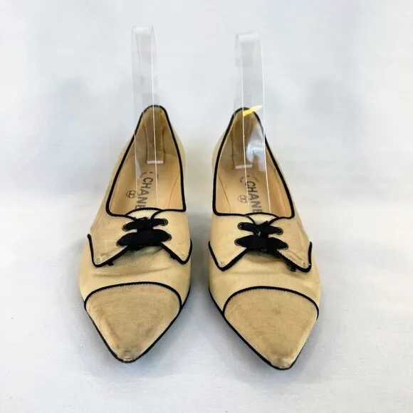 CHANEL Vintage Beige Black Kitten Heels Pumps $1200