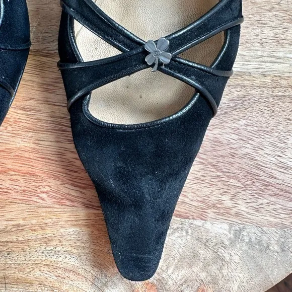 CHANEL Vintage Black Suede Leather 4 Leaf Clover CC Logo Appliqué Kitten Heels