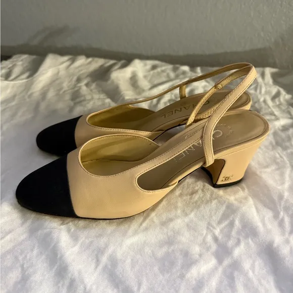 Chanel Women's Beige and Black Slingback Heels