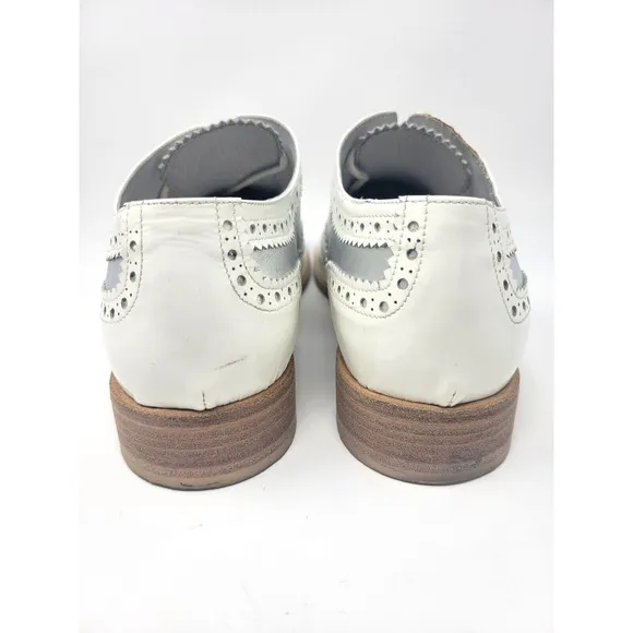 Charles David Wingtip Silver White Patent Italian Leather Oxfords Wmn's Sz 9.5