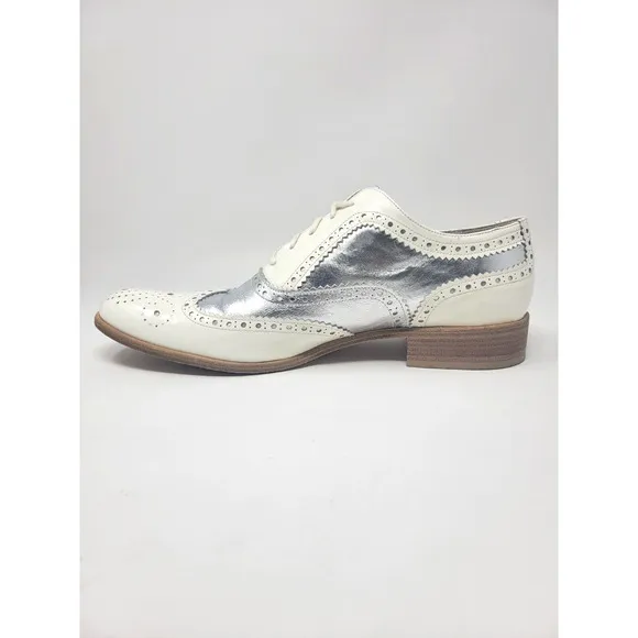 Charles David Wingtip Silver White Patent Italian Leather Oxfords Wmn's Sz 9.5