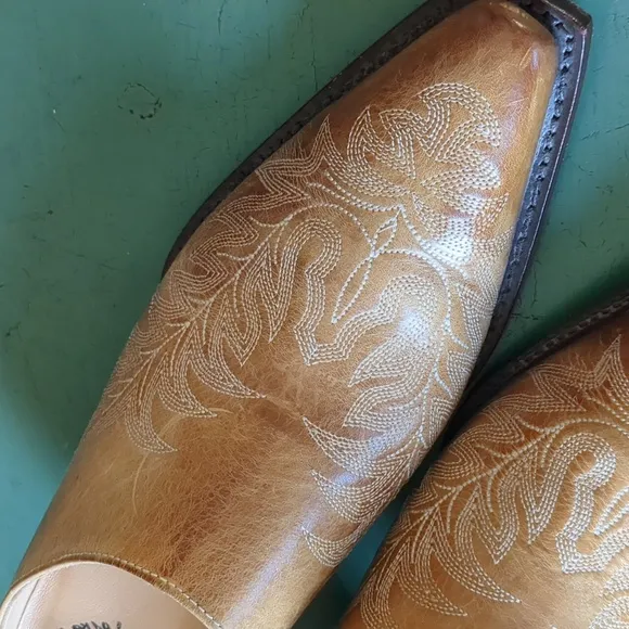Charlie 1 Horse Leather Mules Western Boots Booties Tan 10