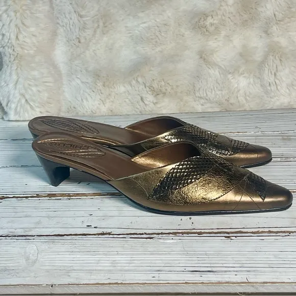 Chico’s Y2K Embossed Leather Patches Bronze Mules Kitten Heel Shoes Sz 7 Brazil