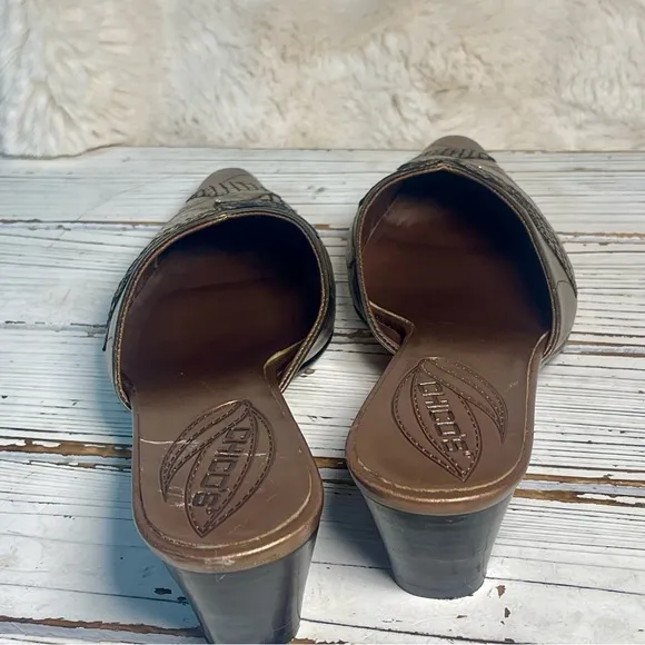 Chico’s Y2K Embossed Leather Patches Bronze Mules Kitten Heel Shoes Sz 7 Brazil