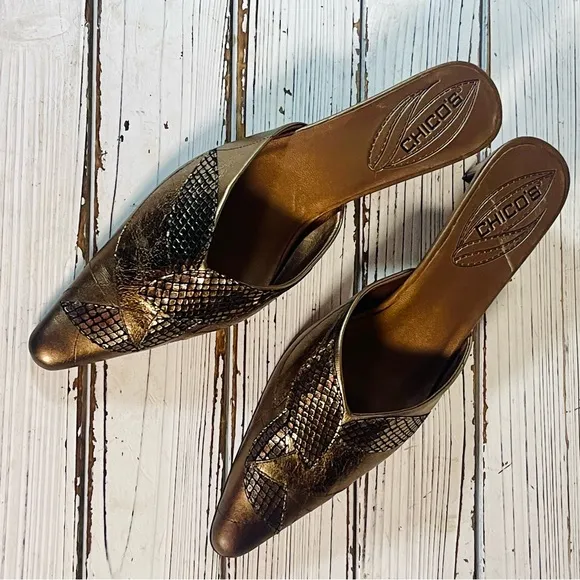 Chico’s Y2K Embossed Leather Patches Bronze Mules Kitten Heel Shoes Sz 7 Brazil