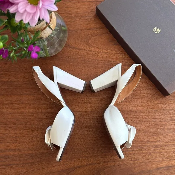 Chie Mihara ‘Anami’ Bow Slingback Heels in White – Size 8