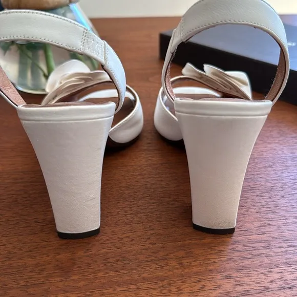 Chie Mihara ‘Anami’ Bow Slingback Heels in White – Size 8