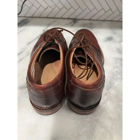 CLARKS 15103 MEN'S TAN LEATHER CAP TOE LACE UP OXFORDS SIZE 9M