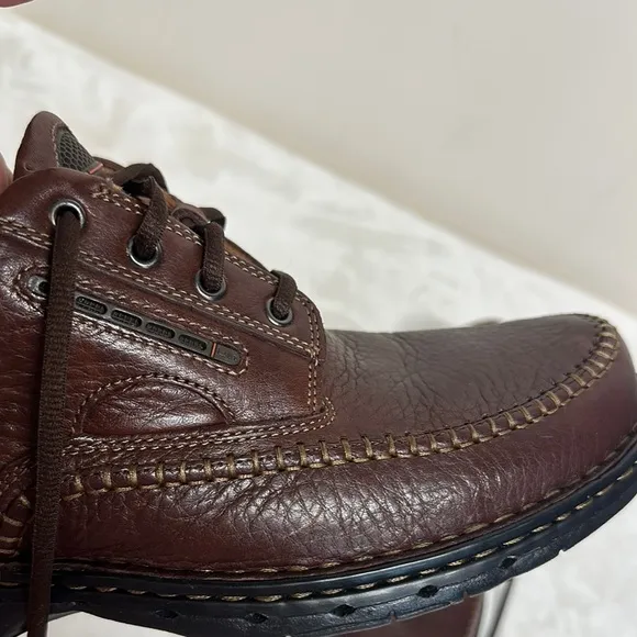 Clarks Brown Leather Oxford Shoes with Moccasin Stitching