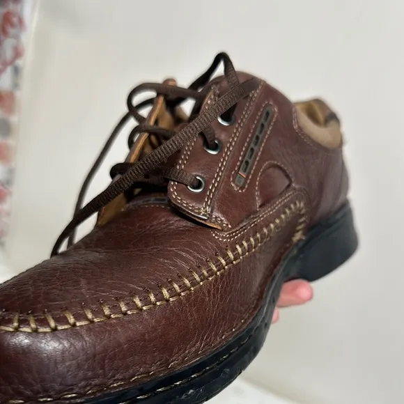Clarks Brown Leather Oxford Shoes with Moccasin Stitching