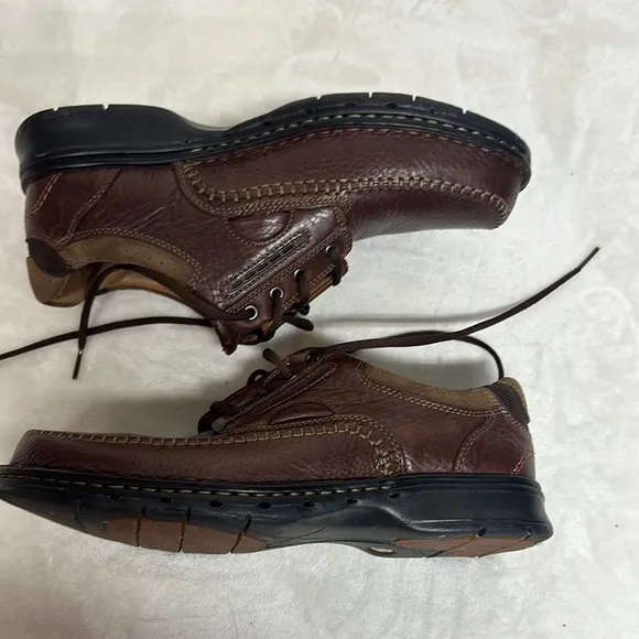 Clarks Brown Leather Oxford Shoes with Moccasin Stitching