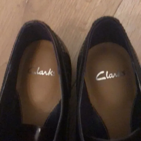 Clarks Brown Patent Leather Wingtip Oxfords Women Size 5.5