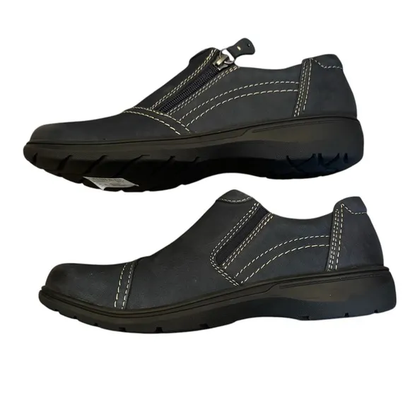Clarks Carleigh Ray Navy Marine Nubuck Slip On NWT Women’s Size 9