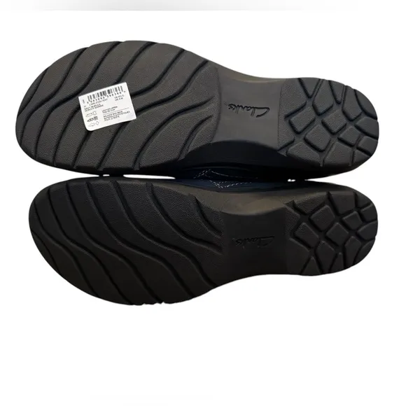 Clarks Carleigh Ray Navy Marine Nubuck Slip On NWT Women’s Size 9