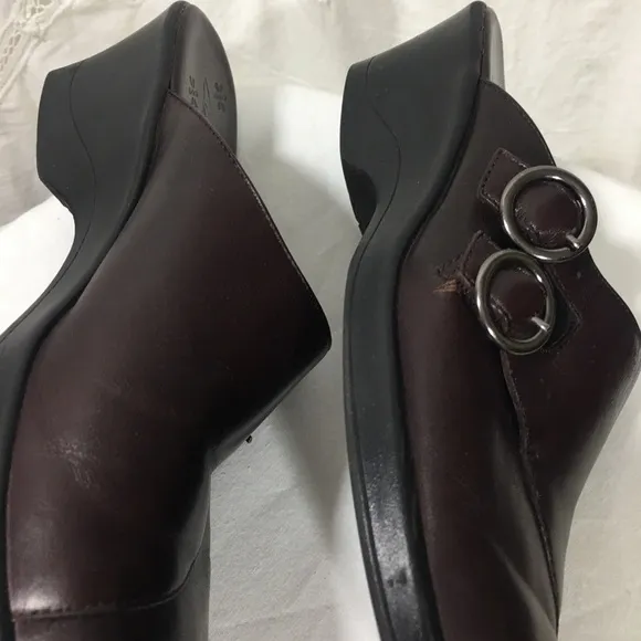 𝅺CLARKS Clogs Brown Side Buckle 7.5 M