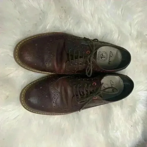 Clarks derby Oxford wingtip dress shoes dark brown burgundy sz 9
