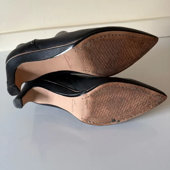 Clarks Ellis Eden Black Leather Kitten Heel  Booties Size 7.5