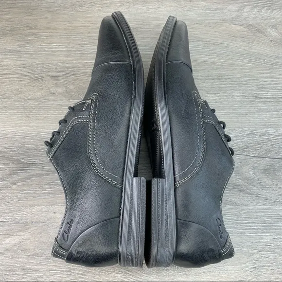 Clarks Holmby Cap Oxfords Leather Size 10M (US)