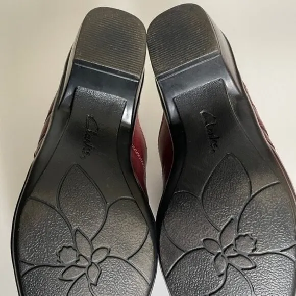 Clarks Leather Clogs Burgundy  Red SlipOn Comfort OrthoLite Footbed Women Size 7