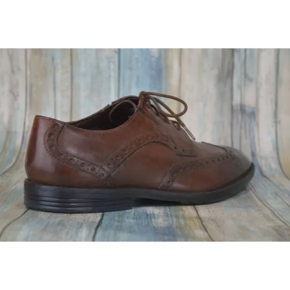 Clarks Tor England British Toe Wingtip Oxfords Size 9.5 Brown Leather Shoes