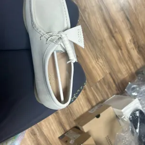 Clarks White Loafers Slip-Ons Minimalist Design