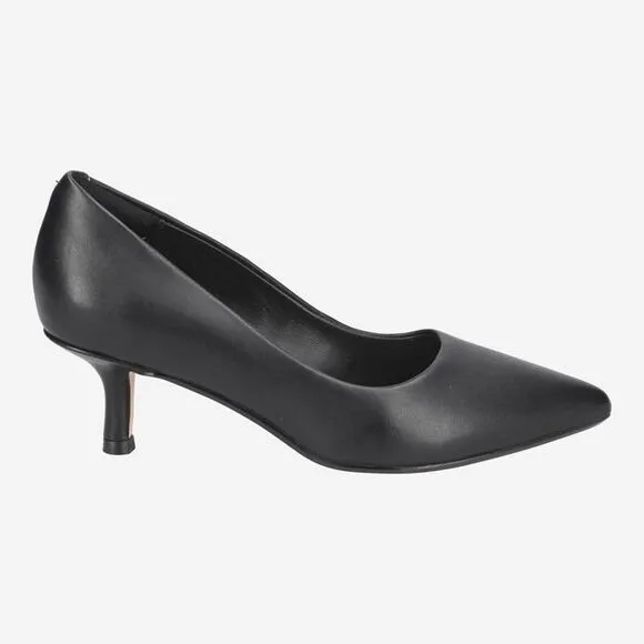 Clarks Women's 6.5 Wide Classic Kitten Heels Black Leather Pointed Toe Office