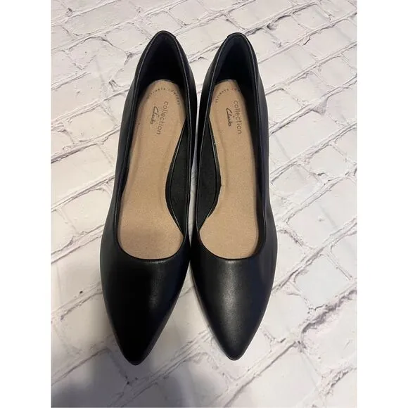 Clarks Women's 6.5 Wide Classic Kitten Heels Black Leather Pointed Toe Office