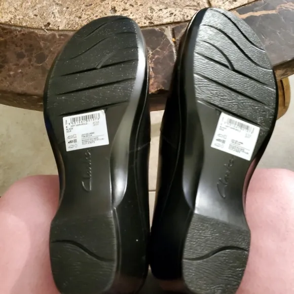 Clarks Women's Black Leather May Marigold Slip-On Loafer Sz 6 Wide NWT