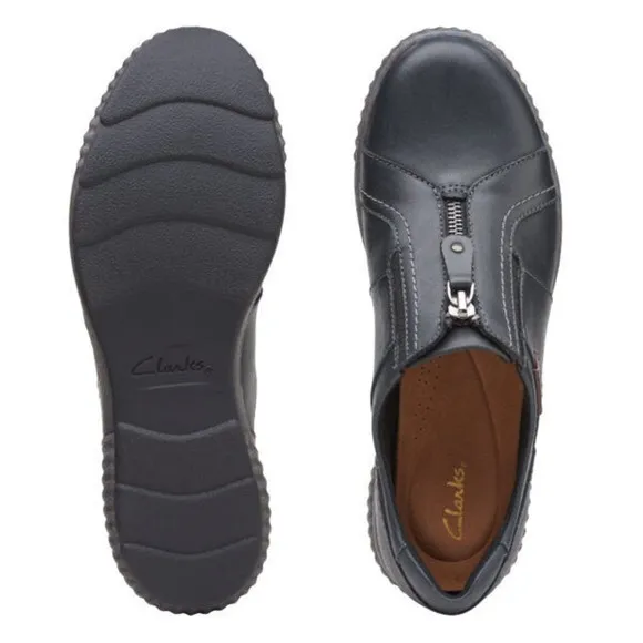Clarks Womens Magnolia Zip Leather Casual Loafer - Black NEW