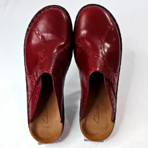 Clarks Womens Red Mules with Smooth Leather Finish Sz 9