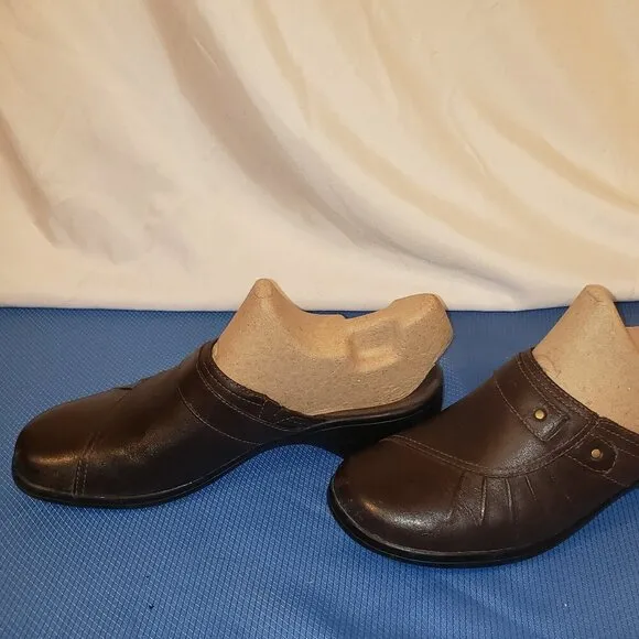 Clarks Women's Size 8M Brown Leather Mules/Clogs - 07