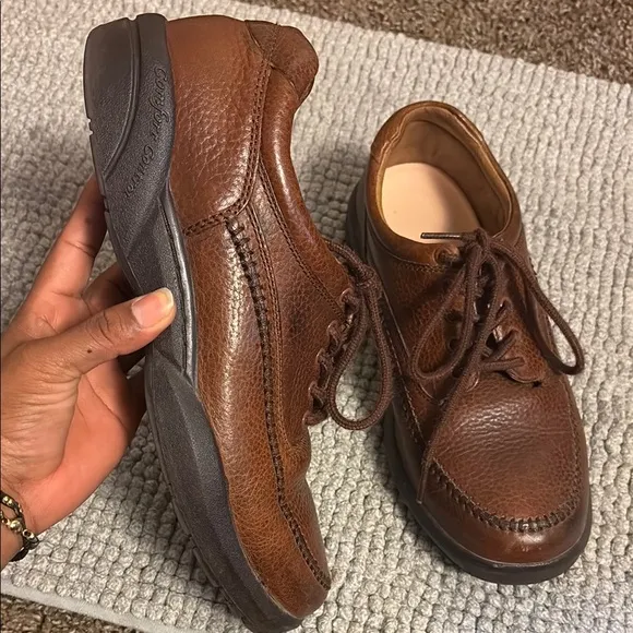 Classic Brown Leather Oxford Derbys