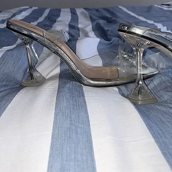 Clear, slingback heels clear heel rhinestone Broach Sunburst size 9
