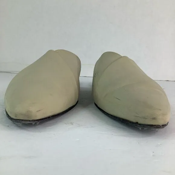 Closed Leather Off White Leather Flat Heel Women’s Mules Shoes Sz 39/8.5