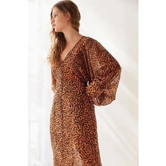 C/Meo Collective Apparent Long Sleeve Dress With An All Over Abstract Animal Pri