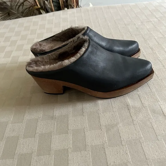 Coclico Keratin Shearling Leather Clogs