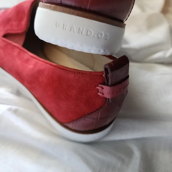 Cole Haan Grand Ambition Slip-on Sneaker Red Dahlia Print Suede Size 11B EUC