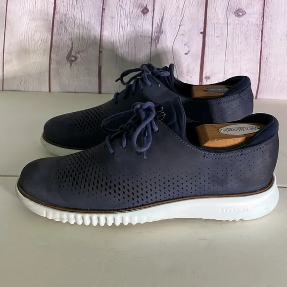COLE HAAN Men's 2.ZERØGRAND Laser Wingtip Navy Blue Oxfords. Sz: 7